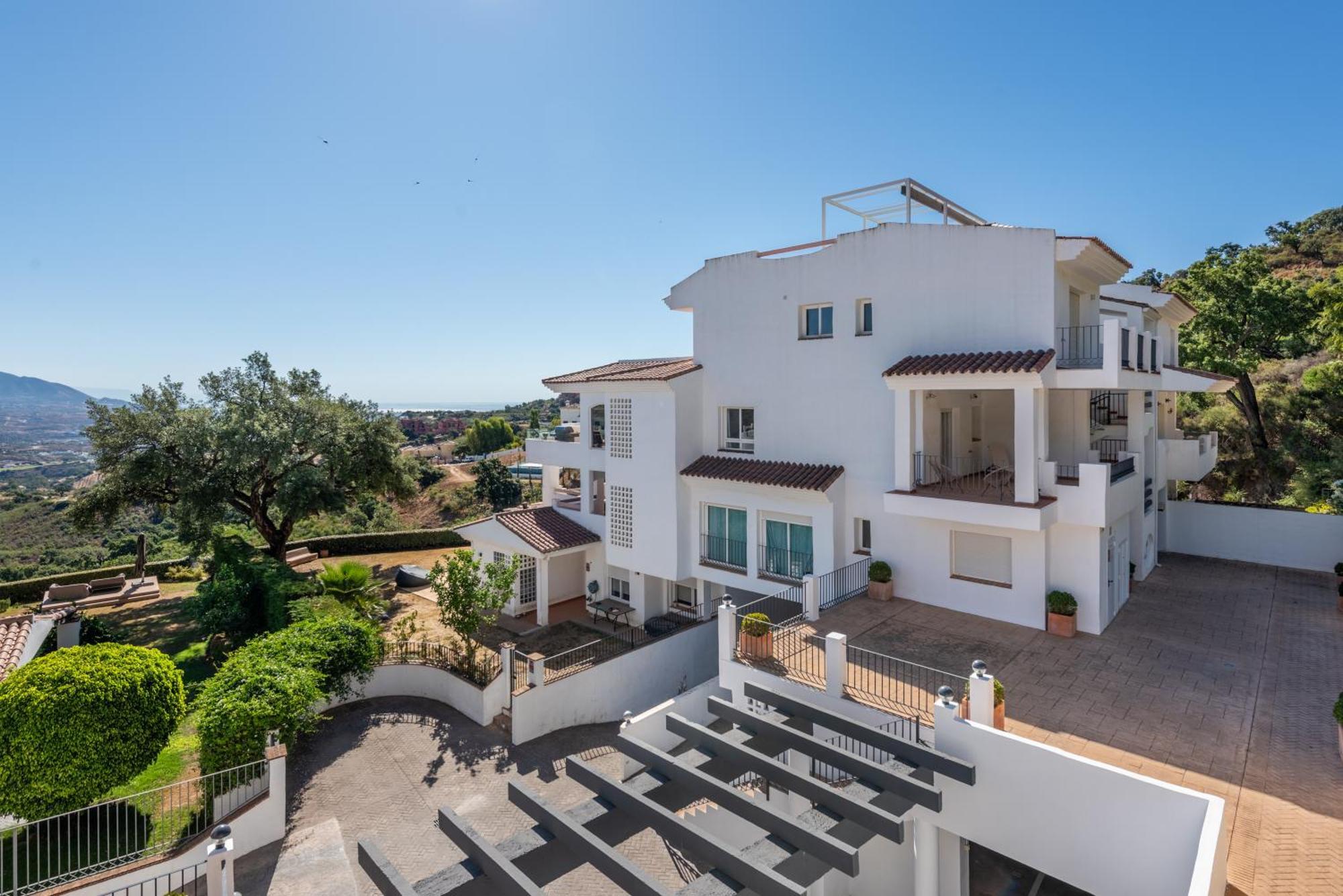 Modern Serene Retreat In Marbella East Ojen Exterior photo